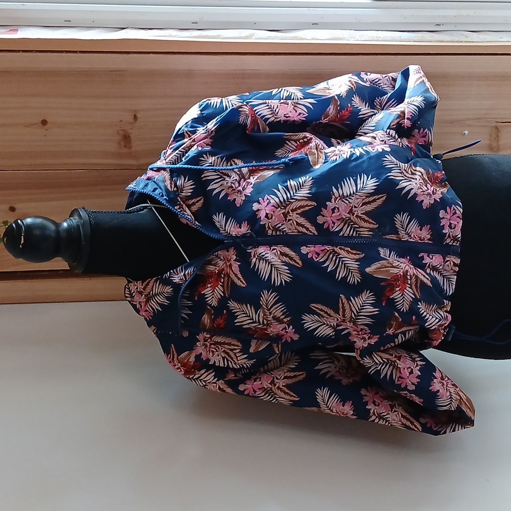 Tropical Floral Hooded Jacket NEW LOOK SUPREME SIZE M